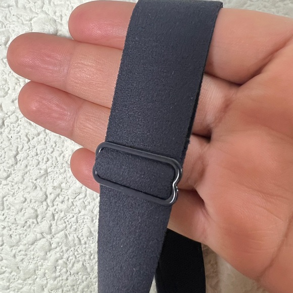 Under Armour Women's High Impact Front Zip Sports Bra, Black, 36C - Picture 8 of 11